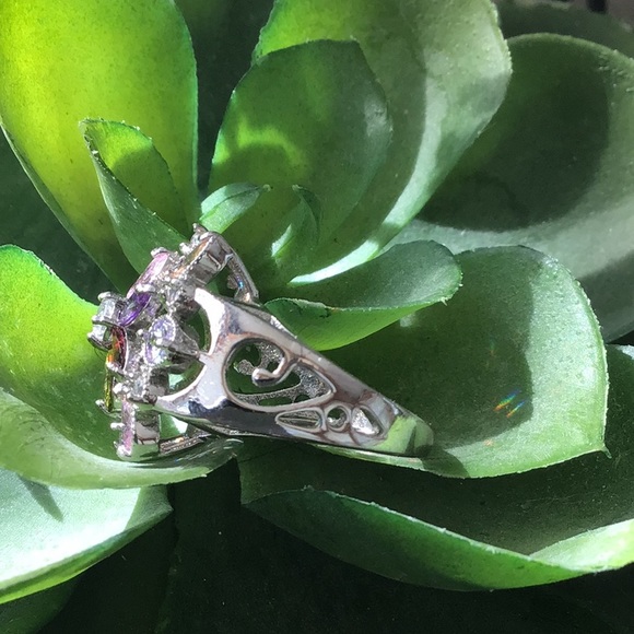 Captivating Knockout Ring - Picture 2 of 9